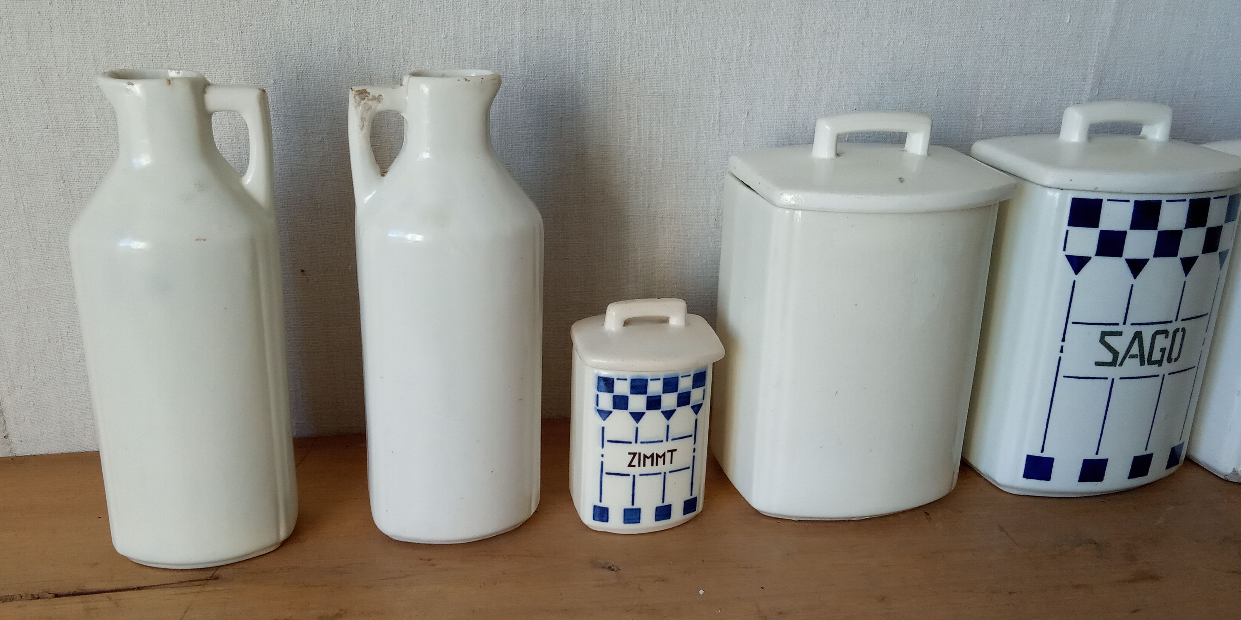 Series of spice pots, german oil, vinegar