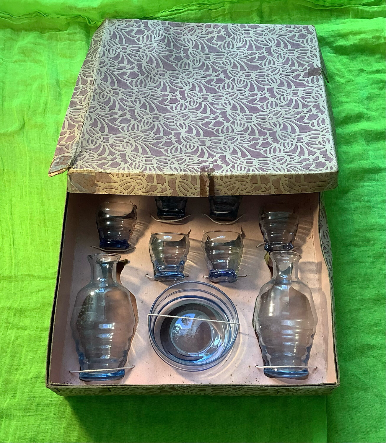 Vintage 1930s glass doll's dinette