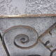 Grille en fer forgé, ancienne