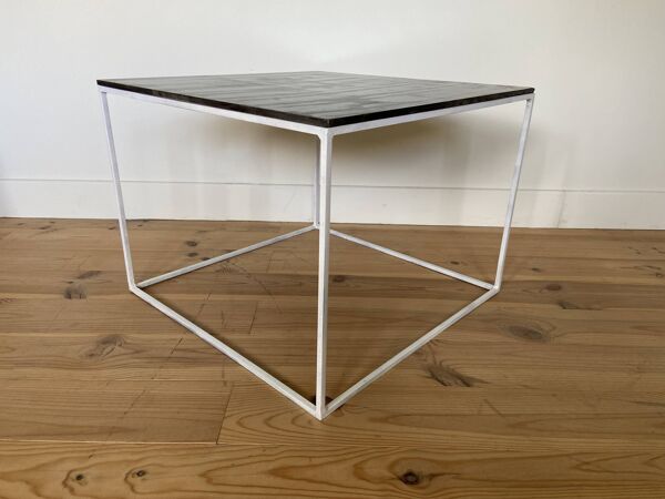 Table basse ou table d'appoint carrée en ardoise.