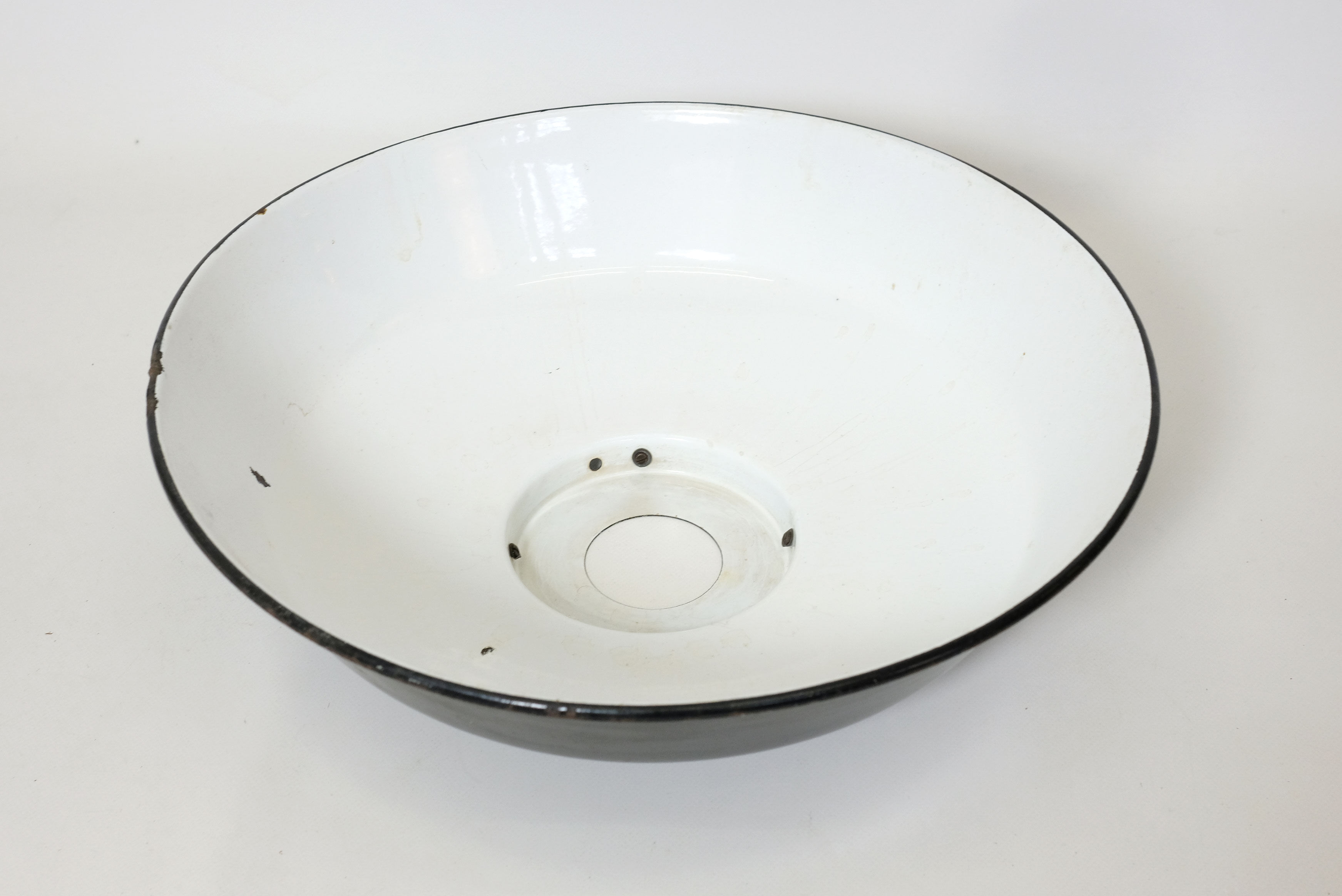 Industrial lampshade enamelled black