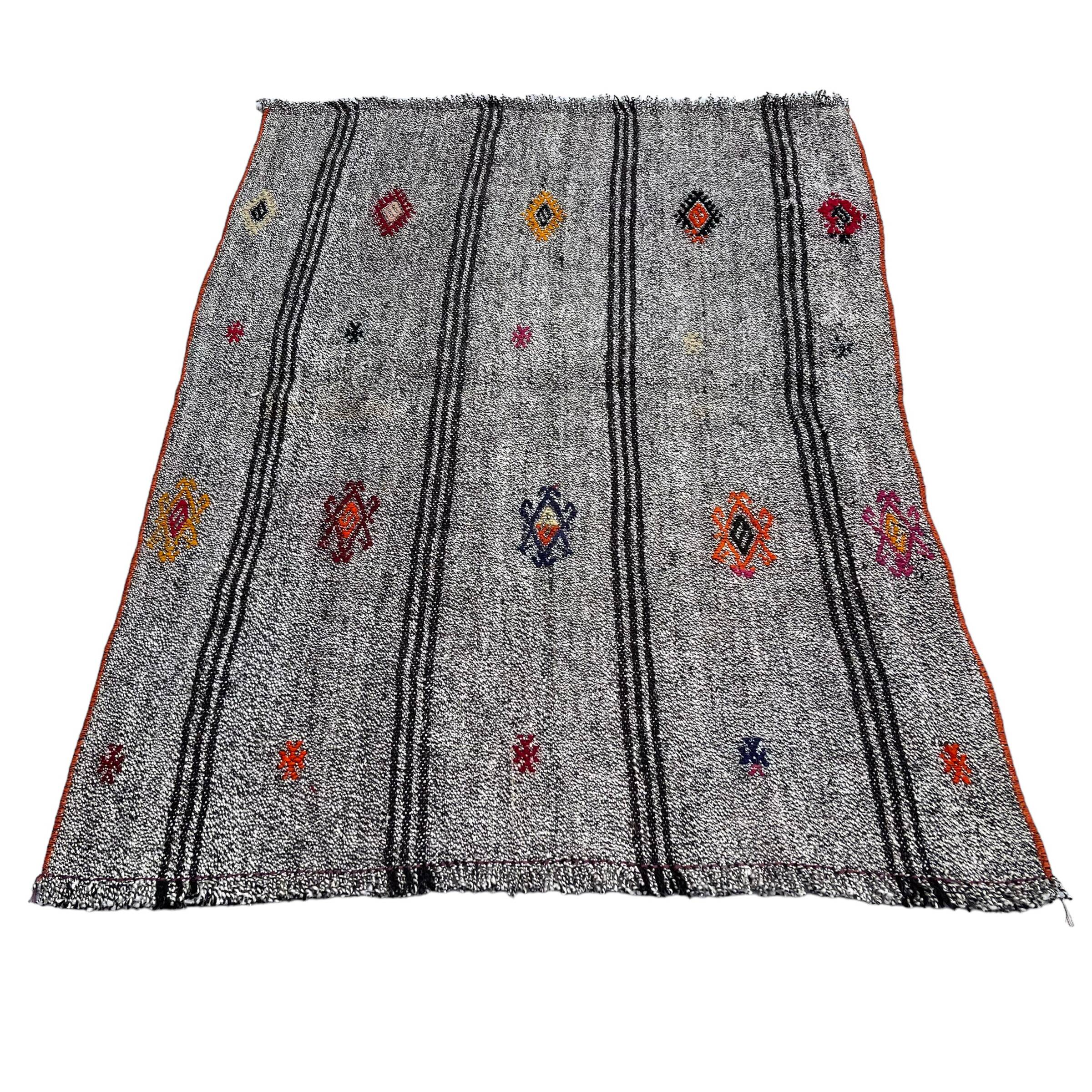 Vintage turkish kilim rug , 121x 86 cm