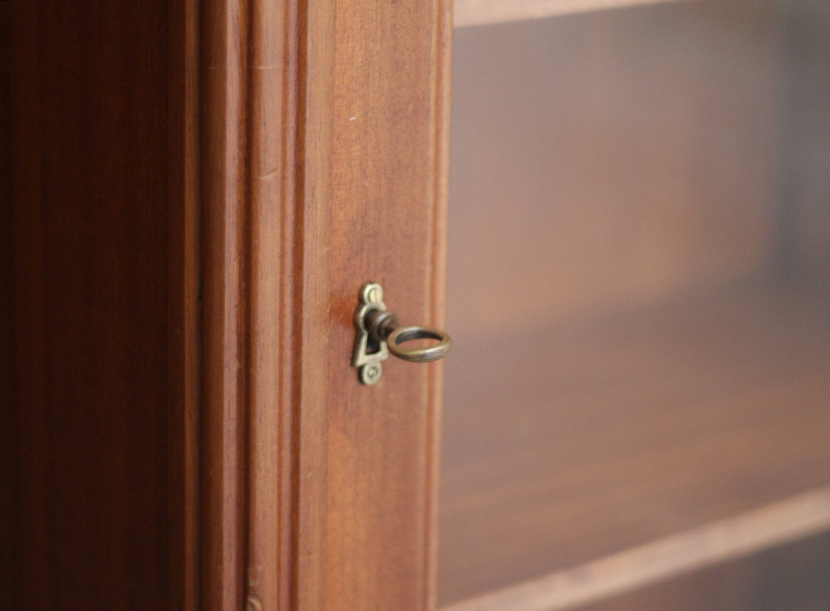 Beautiful Louis XVI style display case in cherry wood with marble