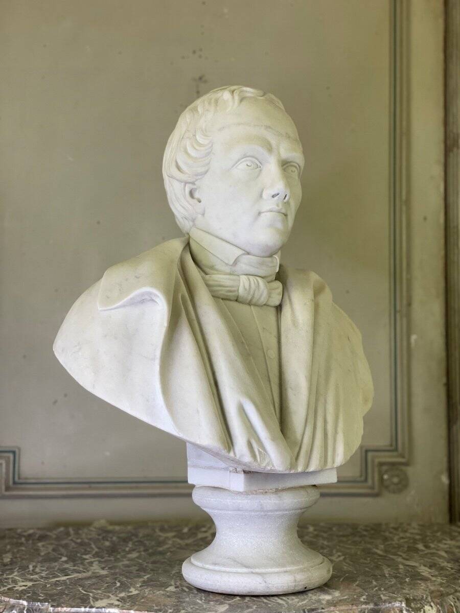 Buste en marbre de Carrare début XIXème siècle