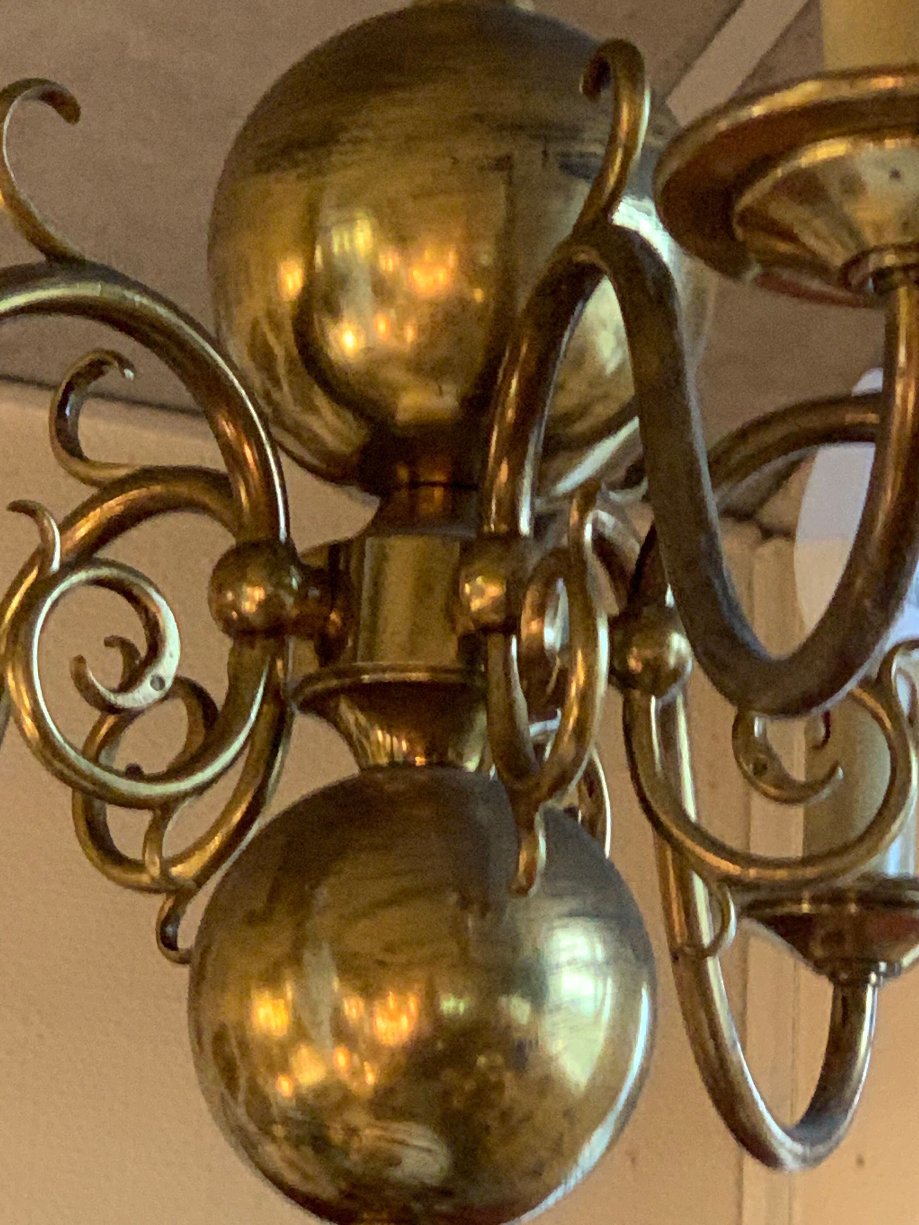 Dutch chandelier 5 fires