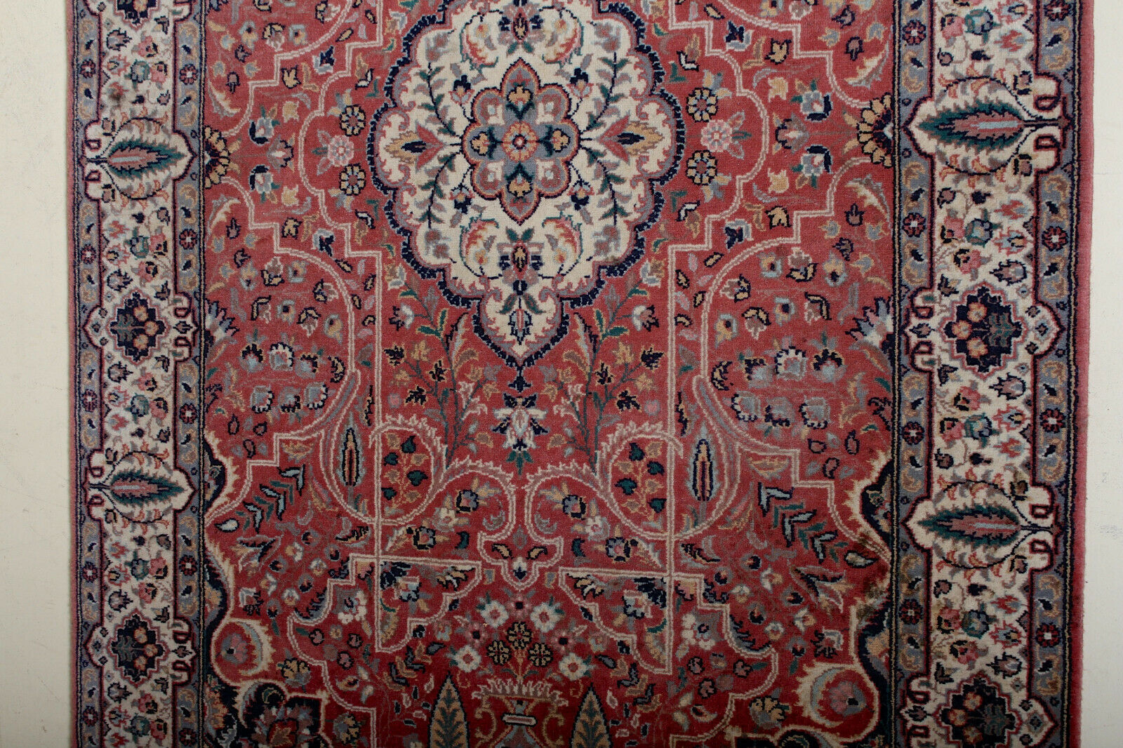Vintage wool rug with fringe design Persian bijar 175x94cm