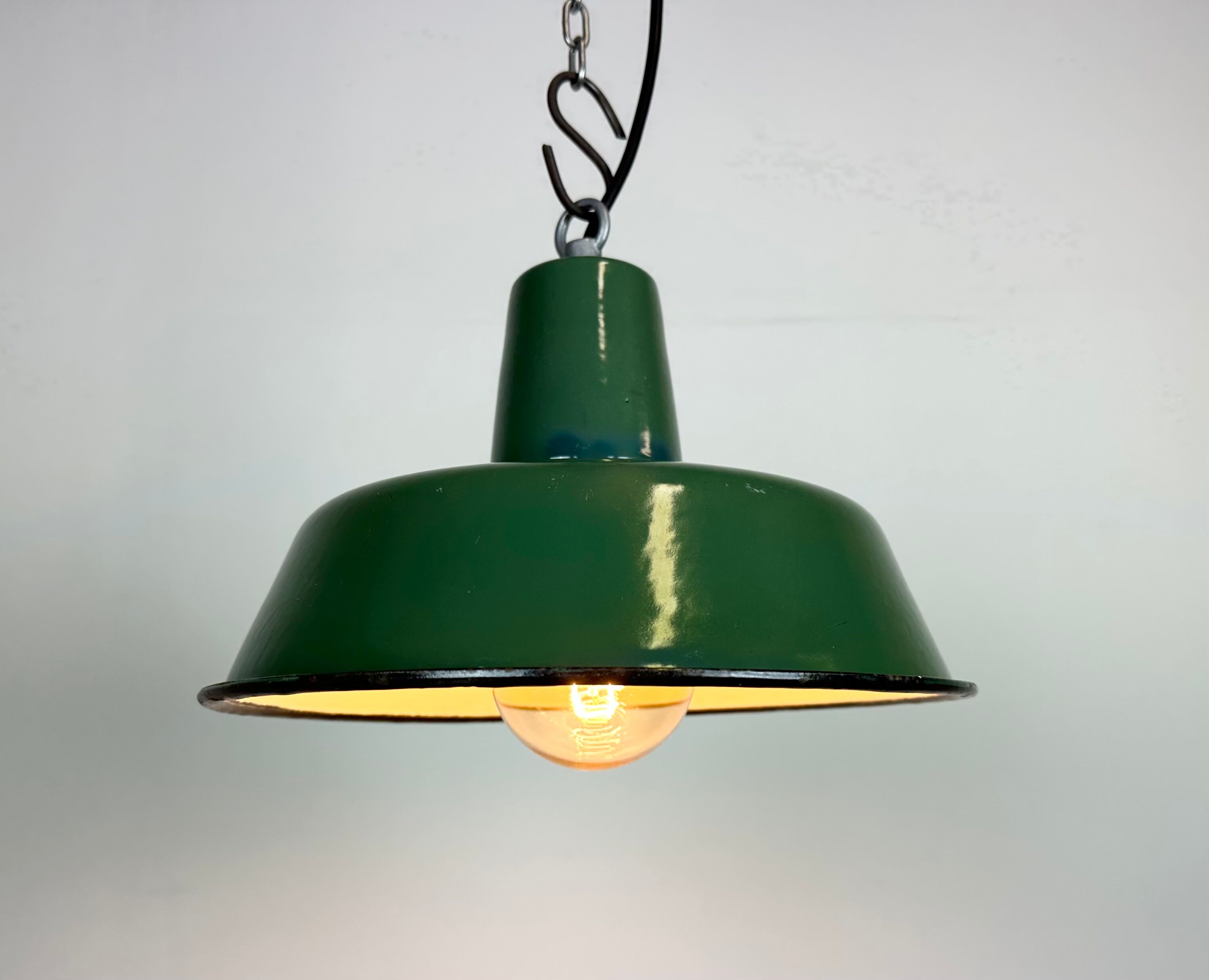 Industrial green enamel pendant lamp, 1960s