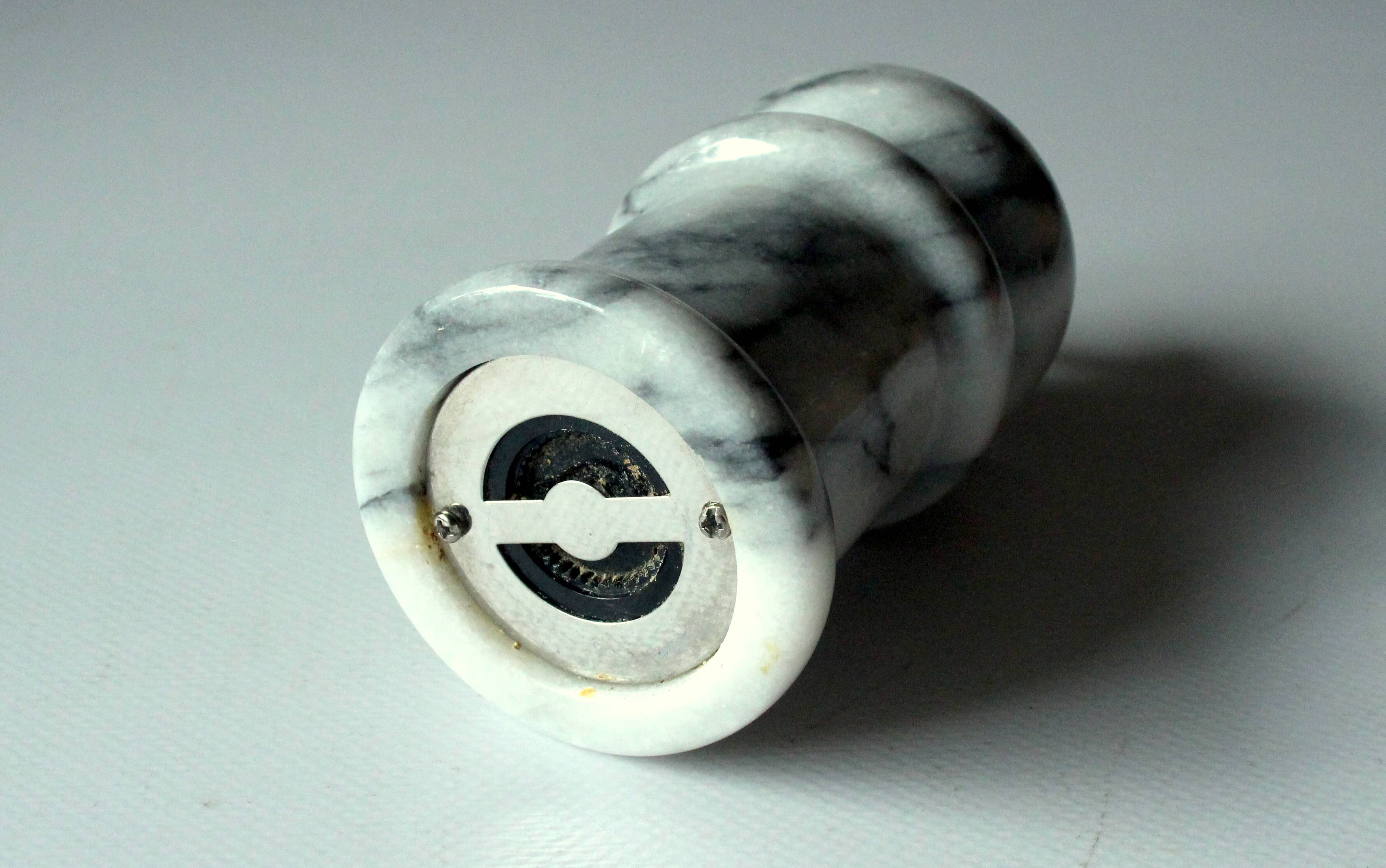Marble pepper mill - Vintage