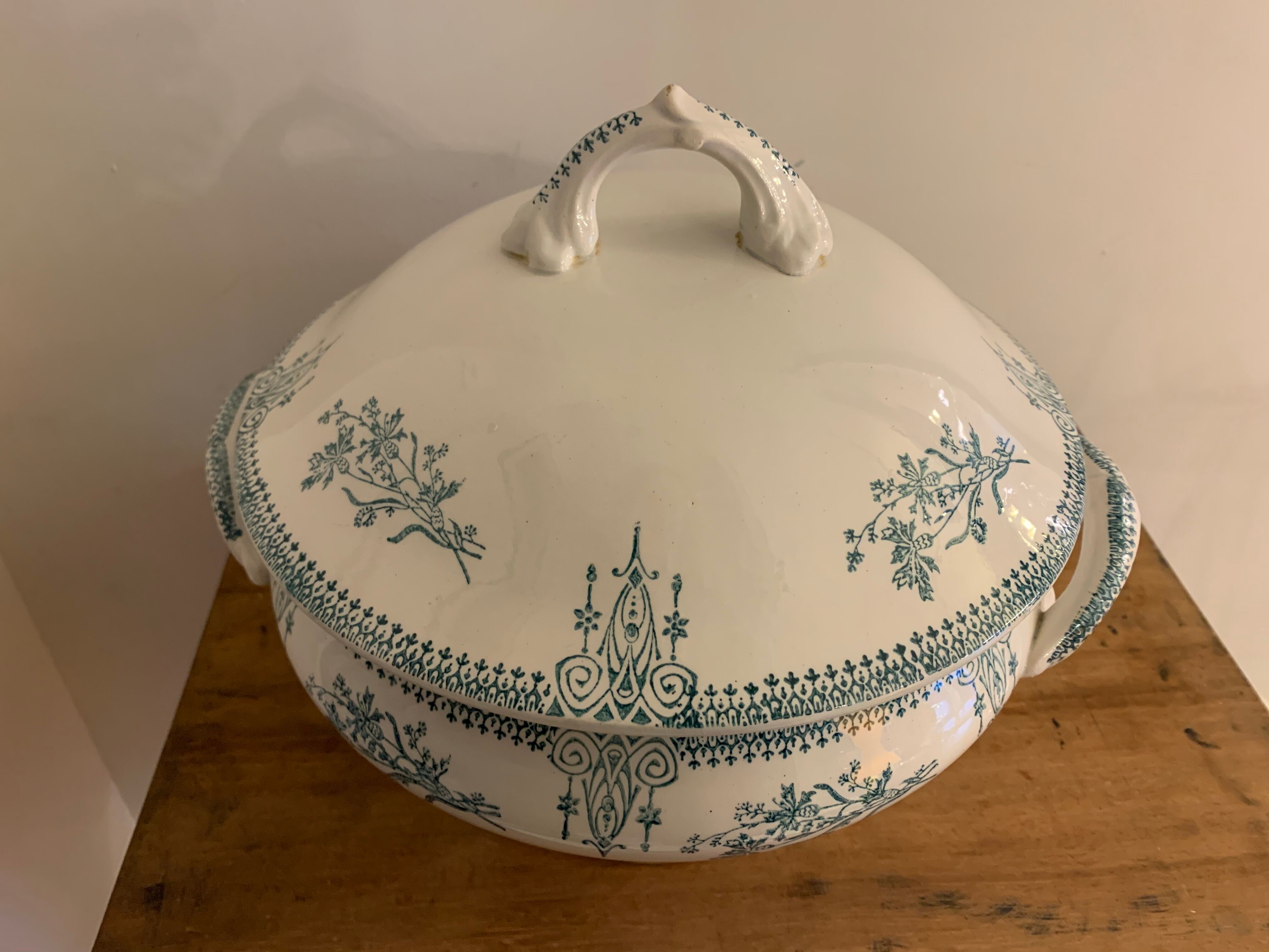 Soupière Saint Amand 1930s