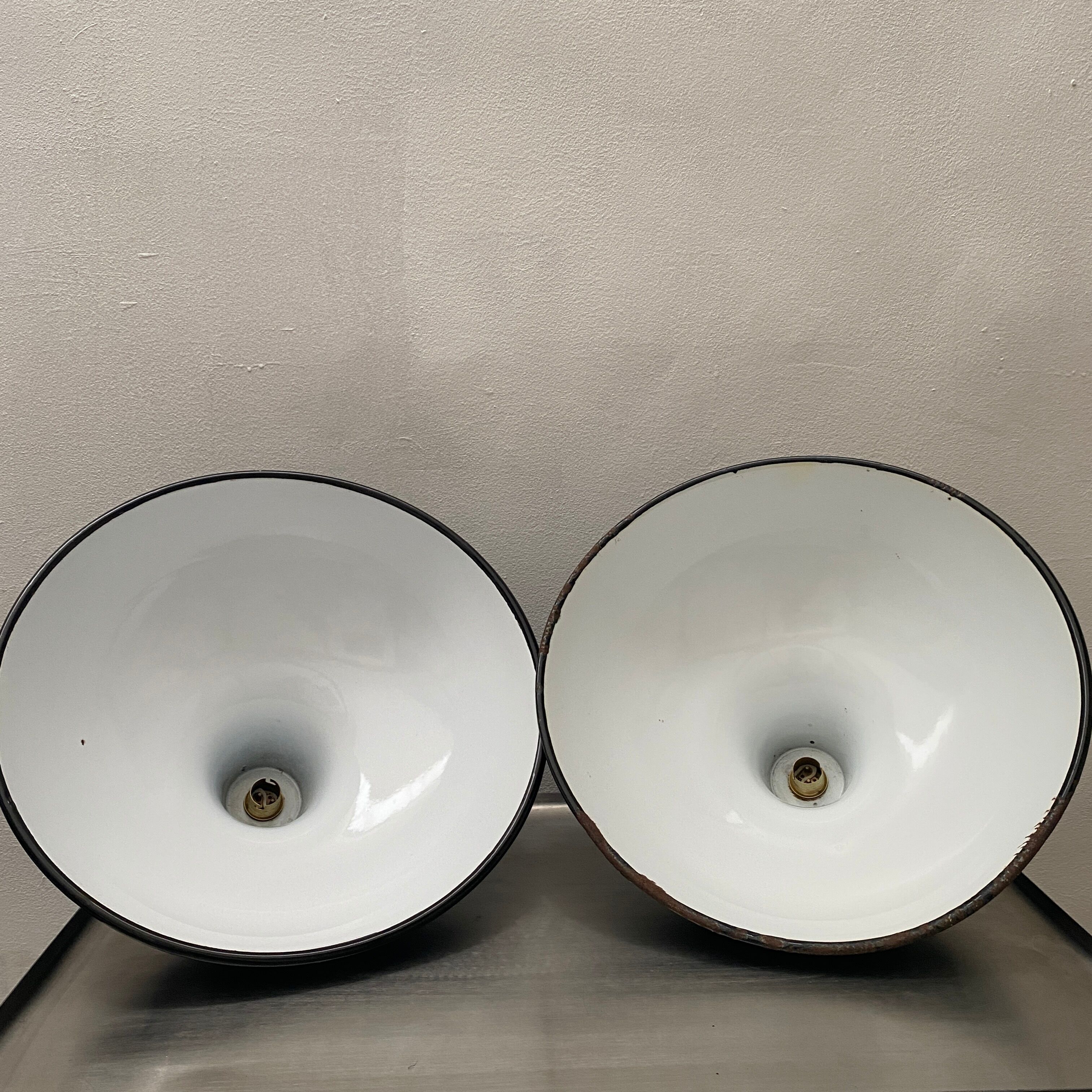 Lot 2 antique industrial lampes hanging emaillee 36 cm