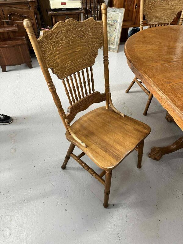 Table ronde extensible et 4 chaises