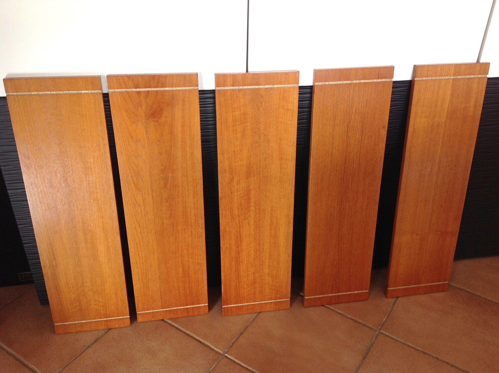 Black metal and wood shelf 60/70