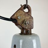 Suspension en émail gris industriel avec plateau en fonte années 1960