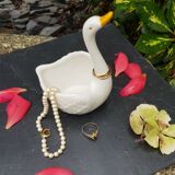 Ceramic ring holder swan