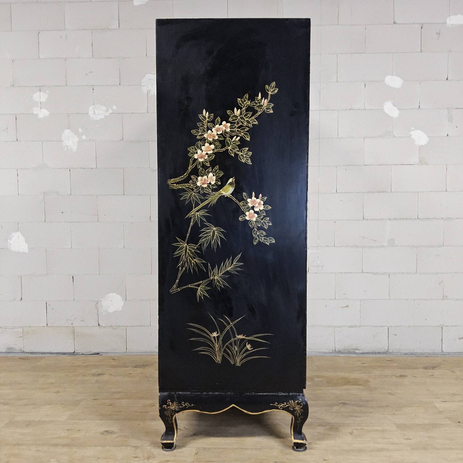 Vintage Chinese cabinet gold leaf / flowers and birds / bohemian