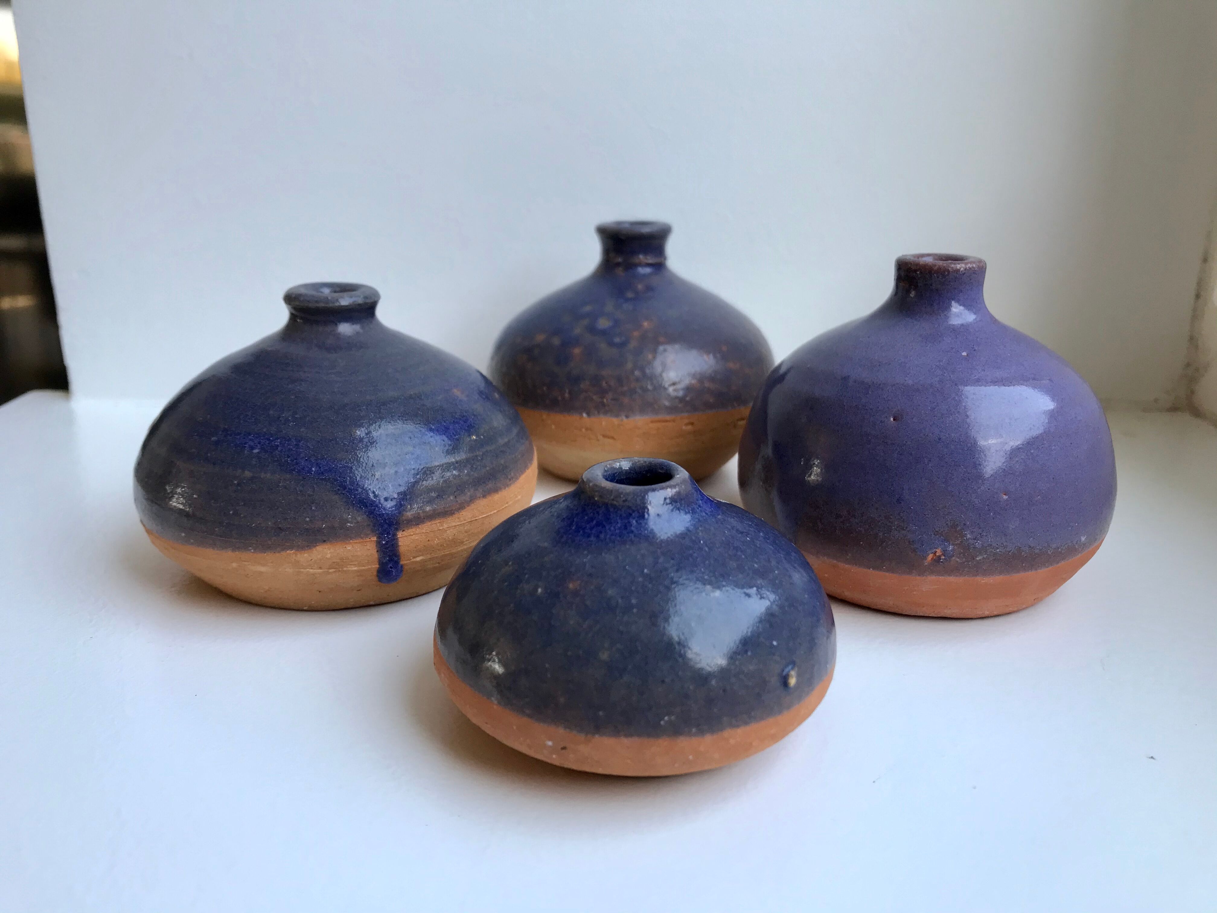 Lot de 4 petits vases en grès vernissés violets années 70