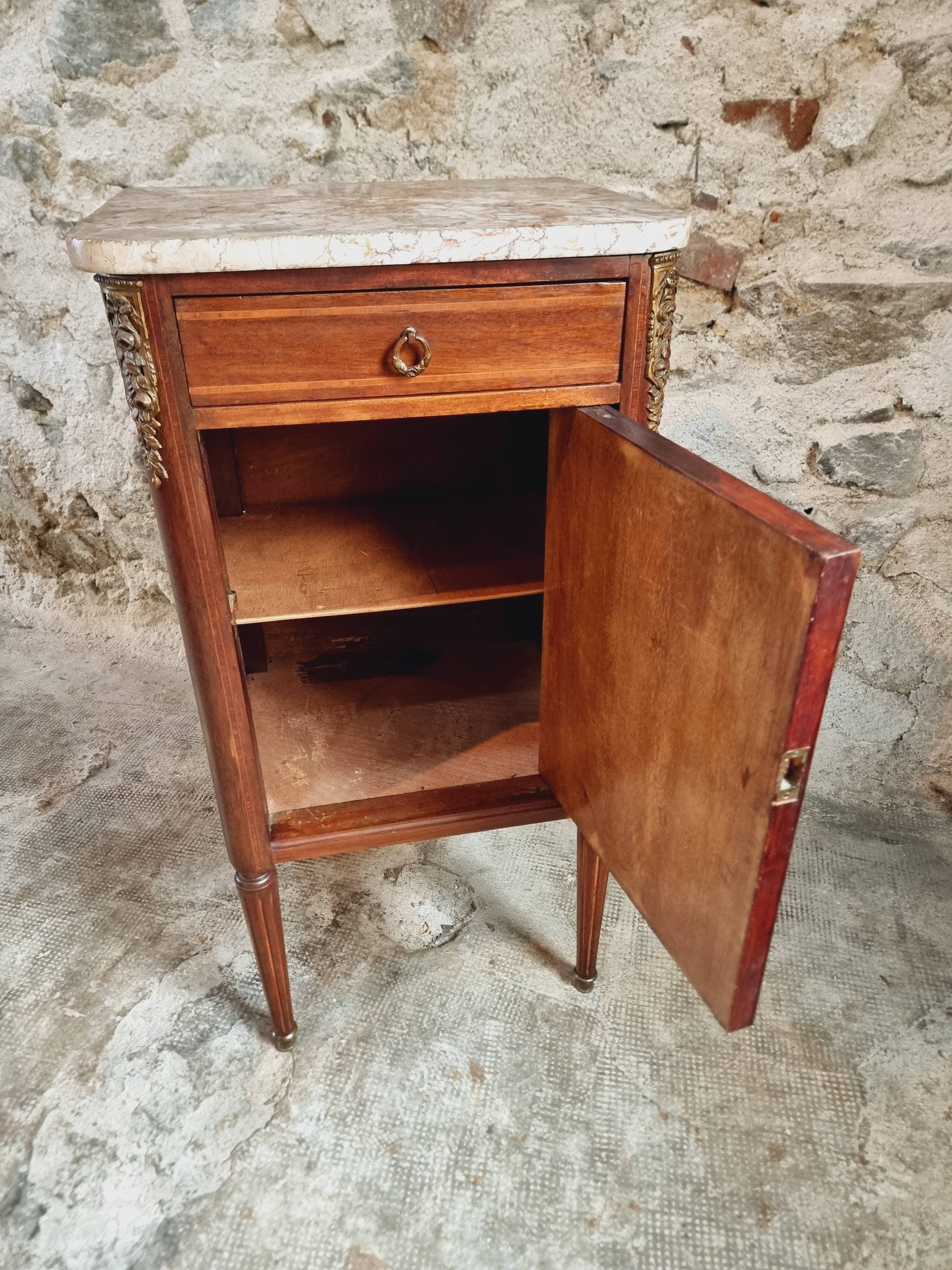 Petit meuble d'appoint de style Empire – Vers 1900