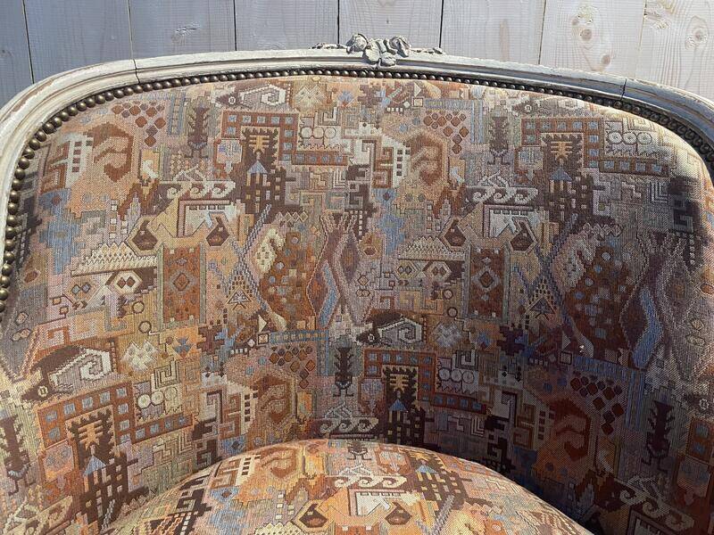 Louis XVI style gondola shepherdess