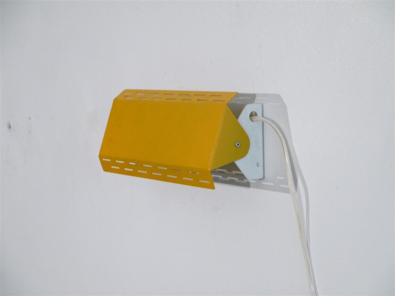 Vintage Scandinavian wall lamp 1970