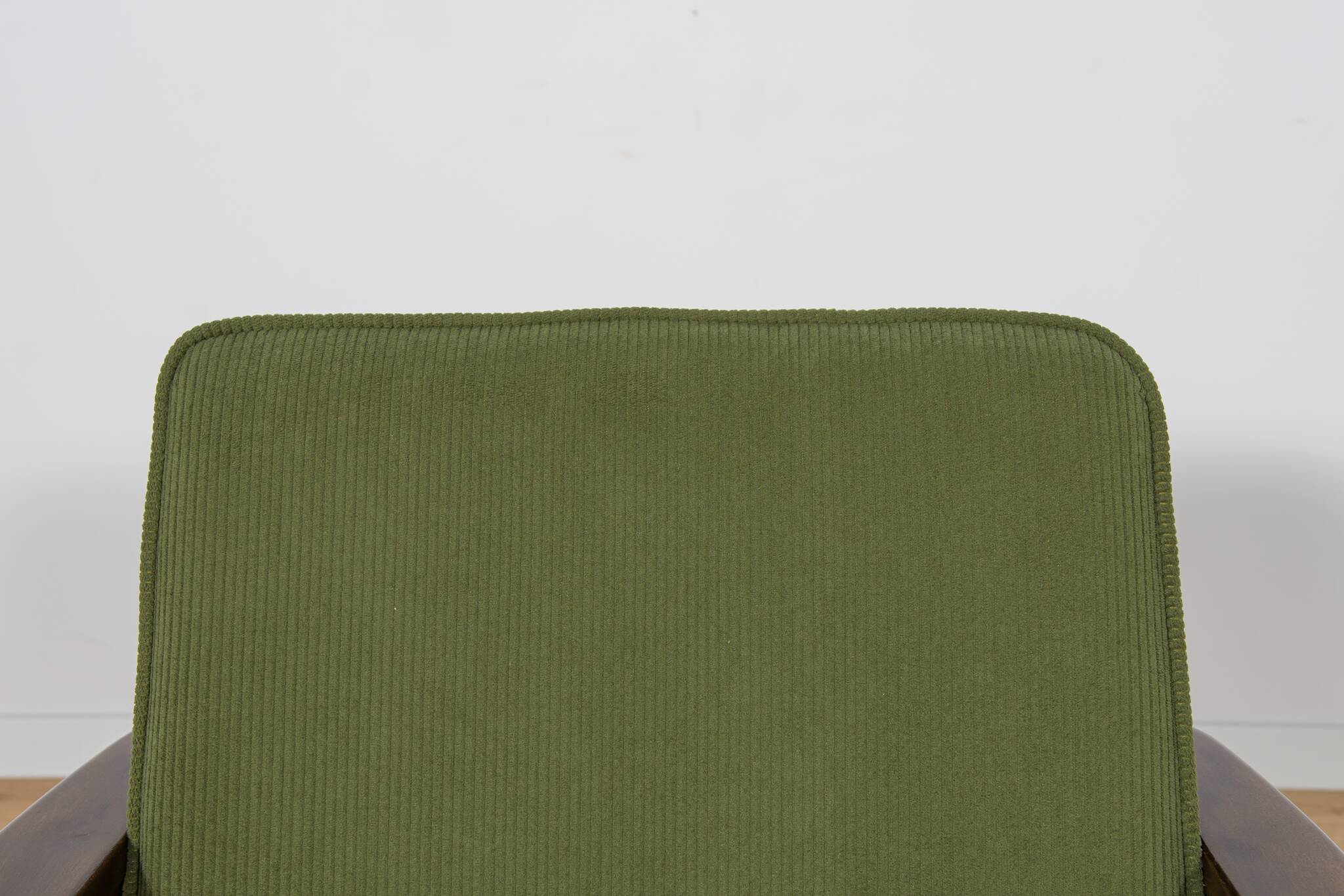 Model 300-192 Armchair by Juliusz Kedziorek for Goscinska Furniture Factory