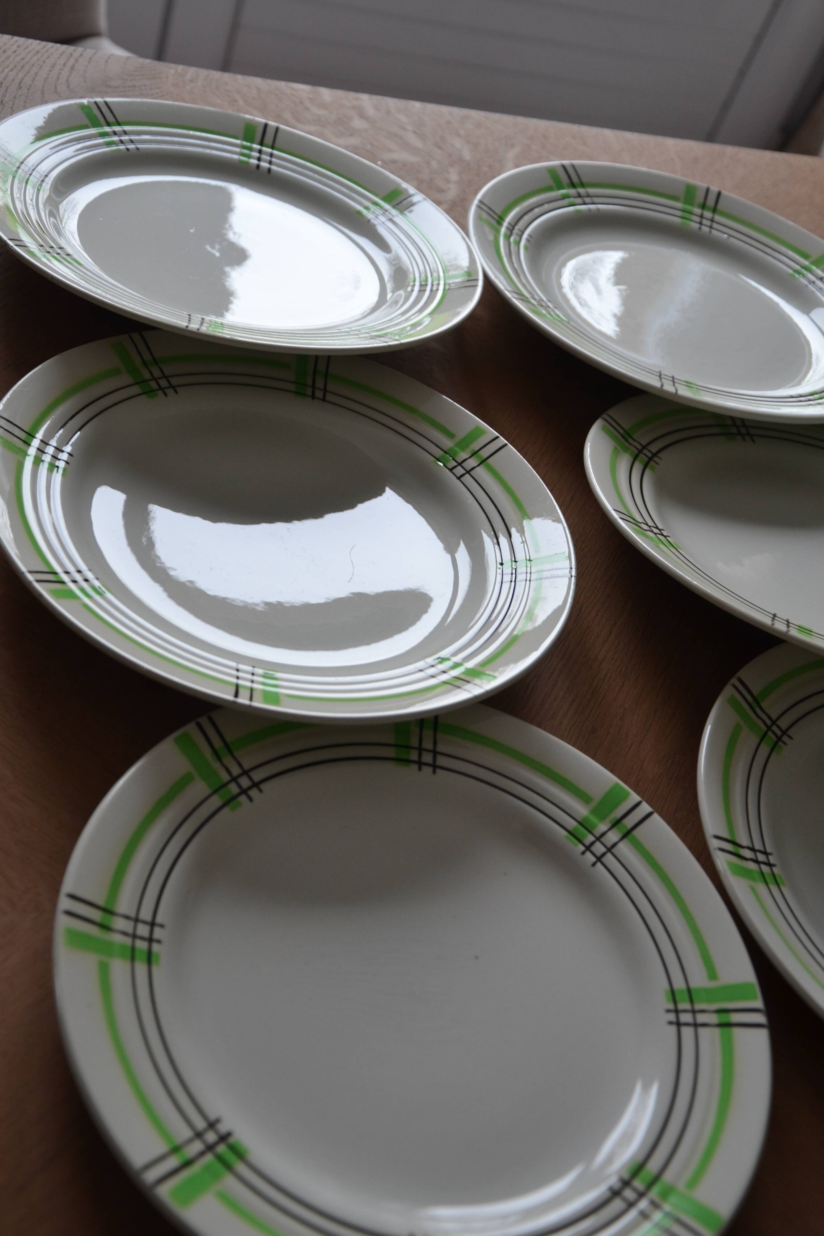 9 assiettes plates  à carreaux ceranord St Amand