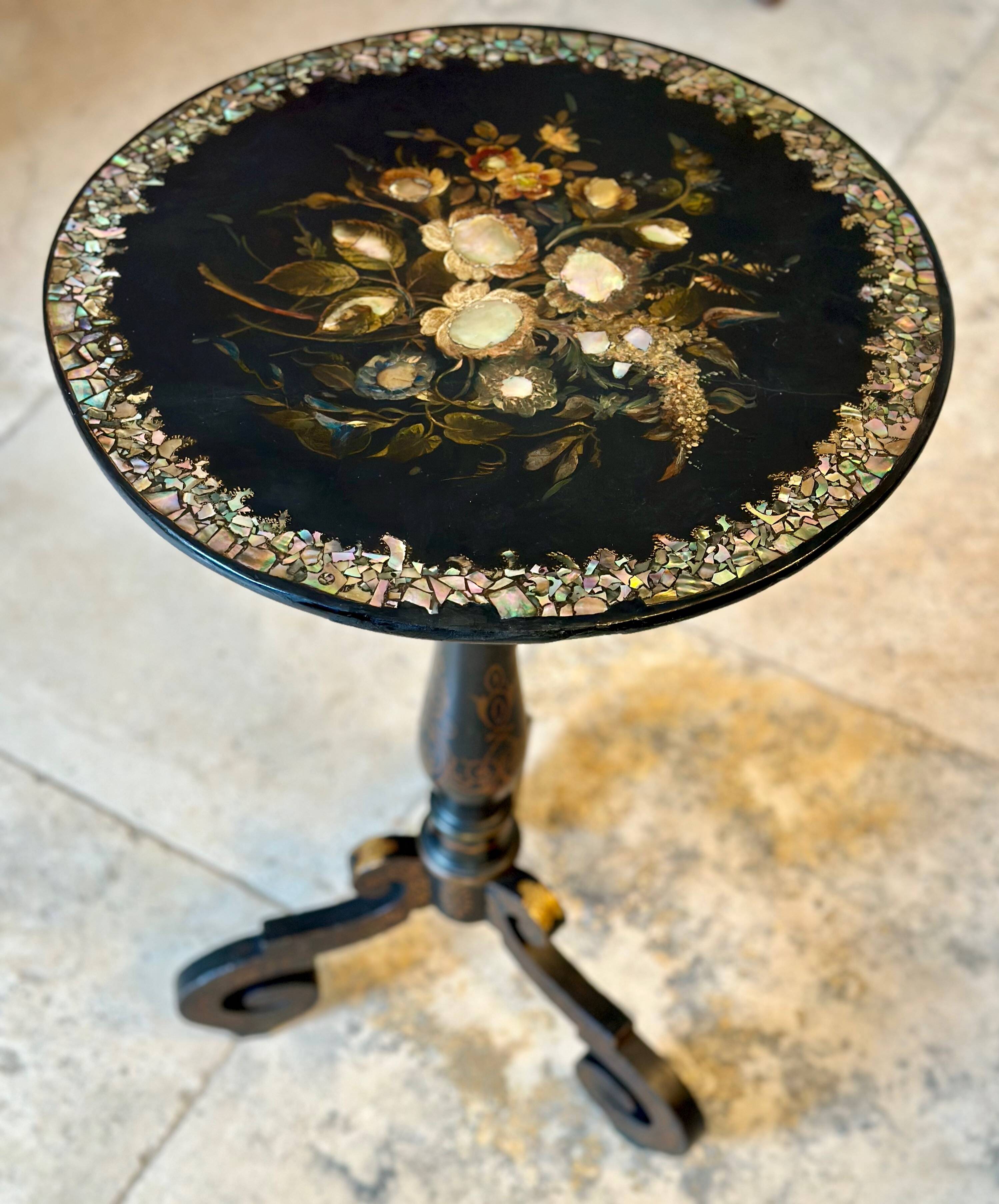 Blackened wooden pedestal table from the 19th century Napoleon III burgundy, decorated with mother-of-pearl