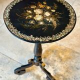 Blackened wooden pedestal table from the 19th century Napoleon III burgundy, decorated with mother-of-pearl