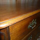Chest of drawers late eighteenth in light mahogany