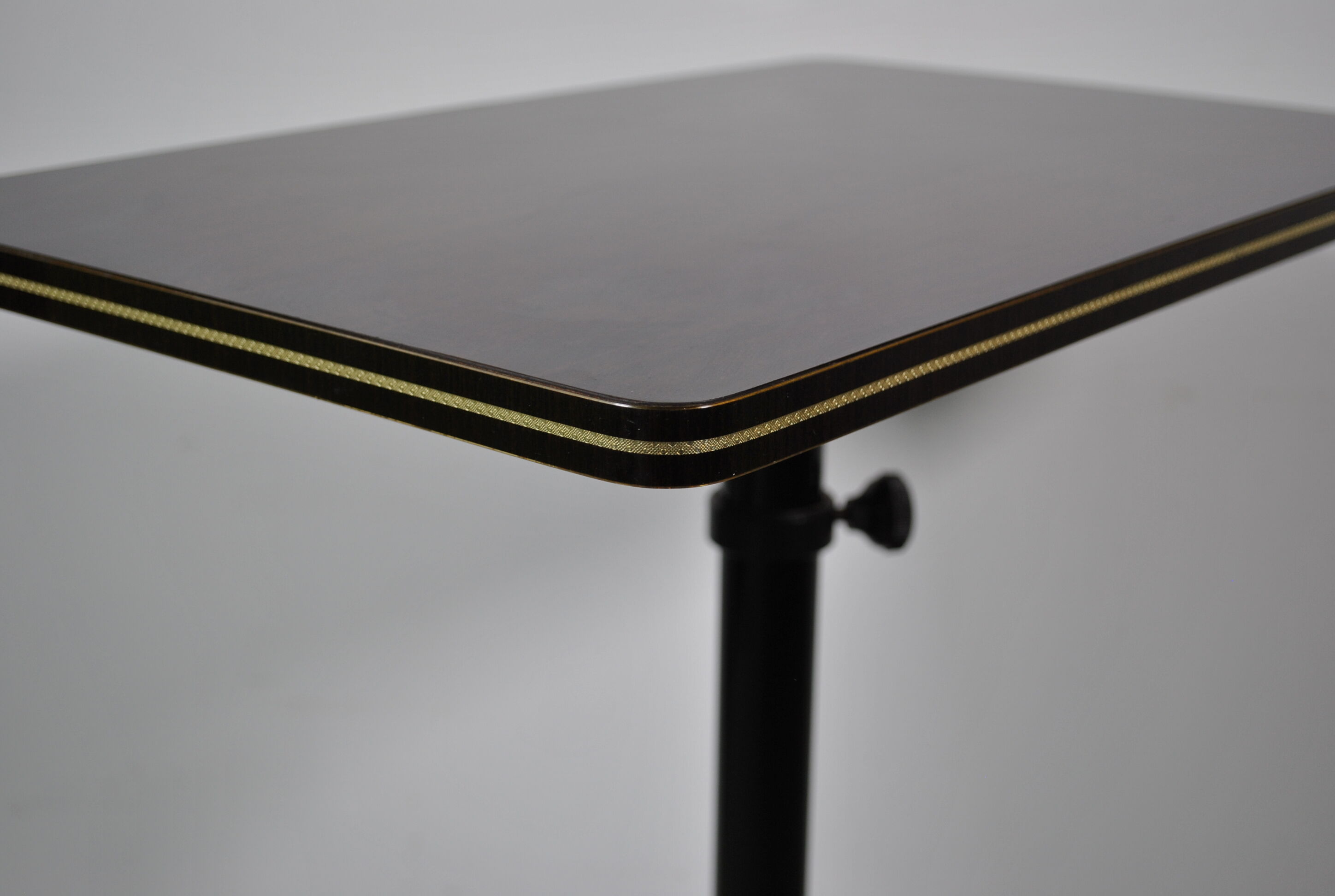 Table d’appoint 1970