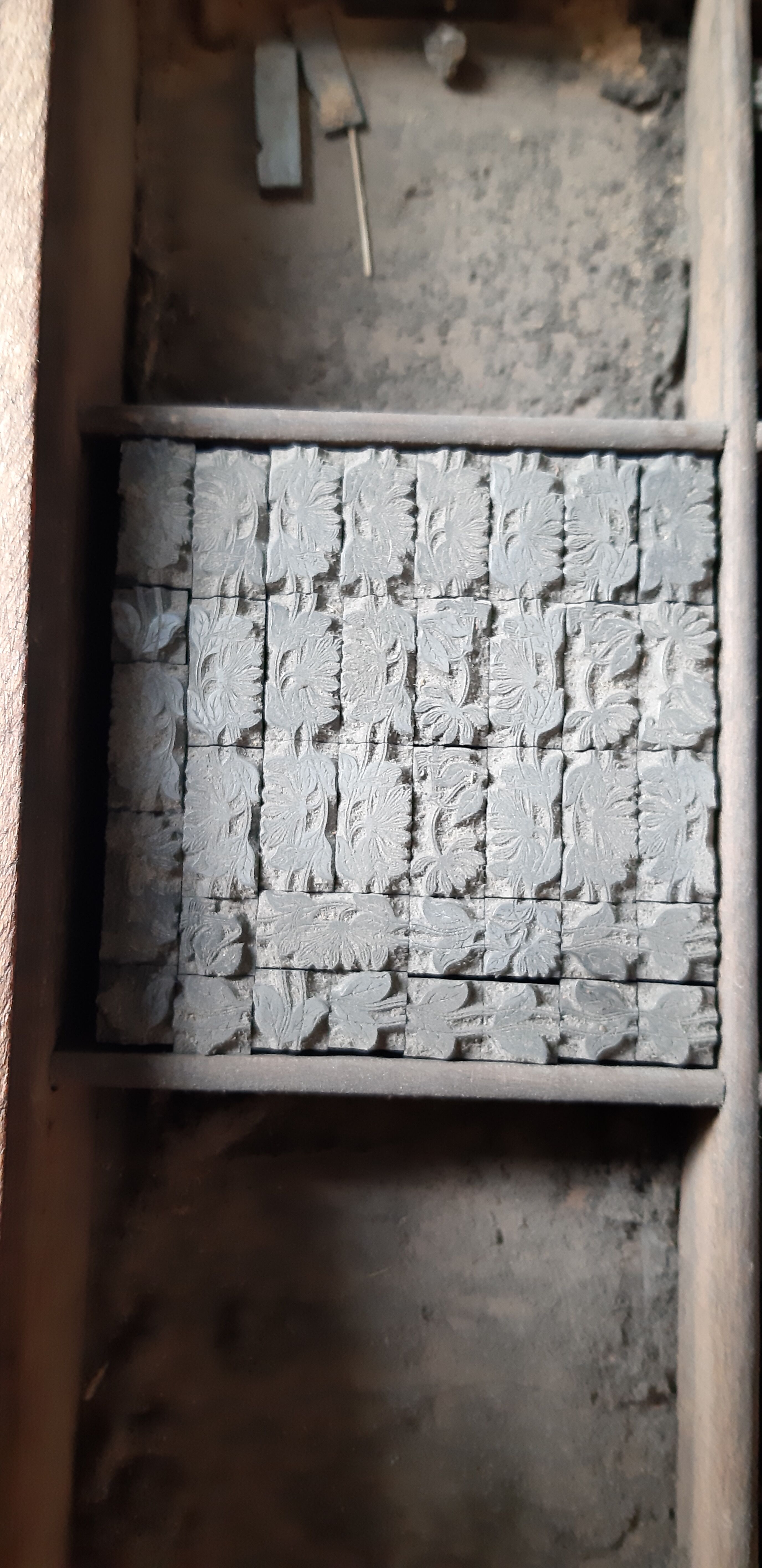 Printing cabinet 16 drawers with these lead letters