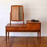 Scandinavian dressing table
