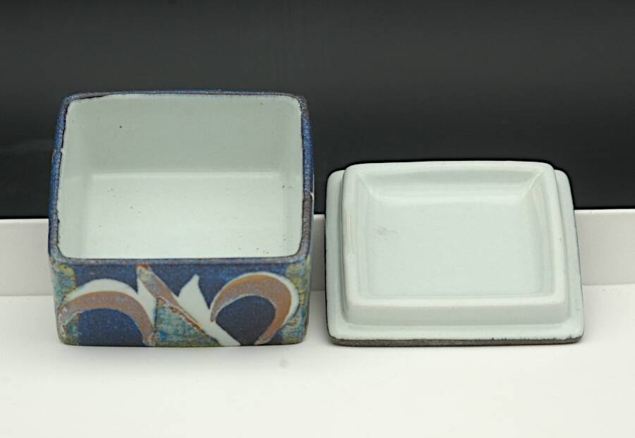 Glazed earthenware box signed nils thorsson / 1960-1970 / perfect condition