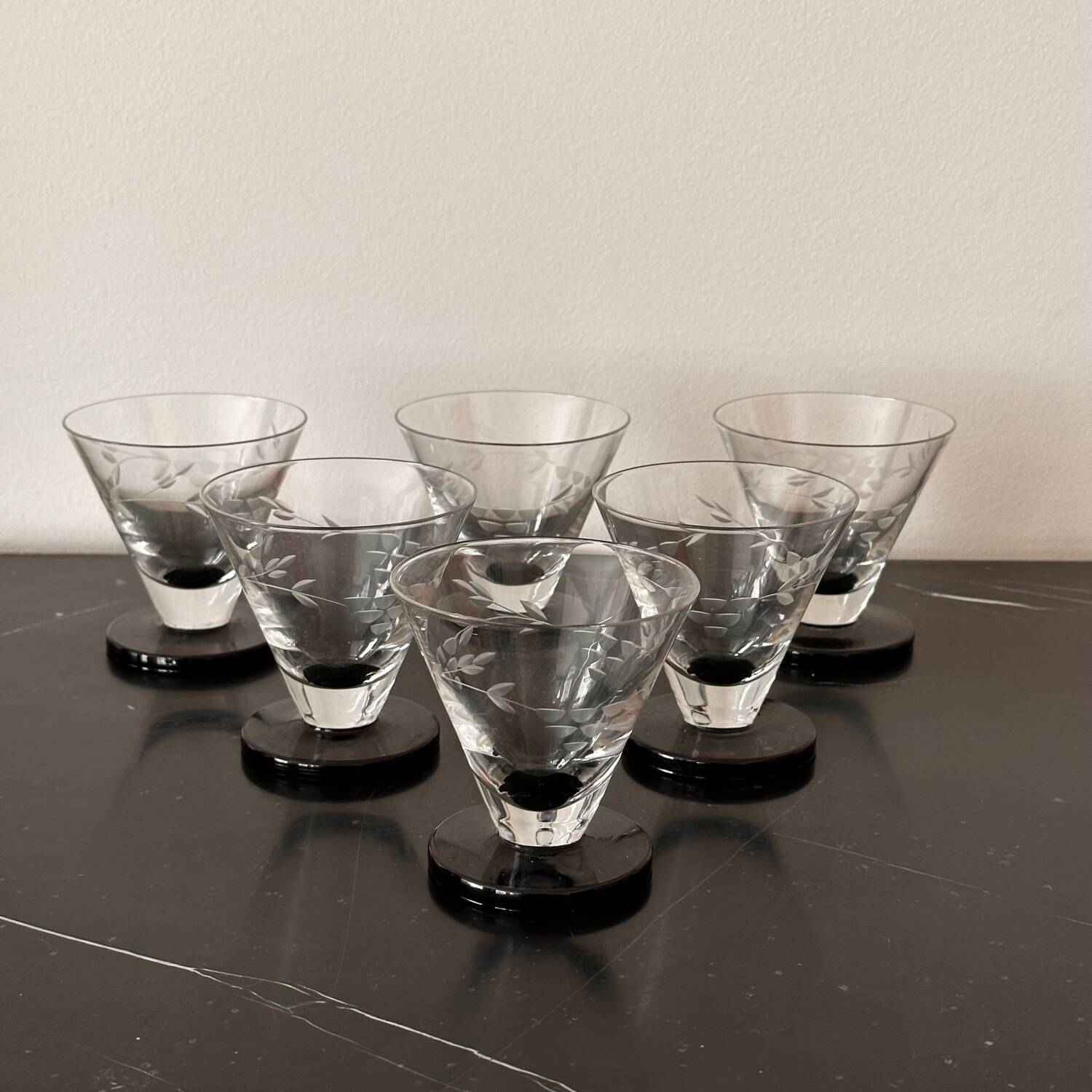6 engraved art deco glasses