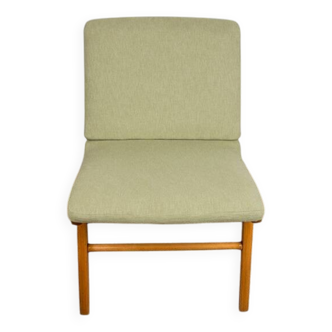 Lot de 3 fauteuils Danois, Hêtre lamellé et acajou modèle AX, Peter Hvidt.