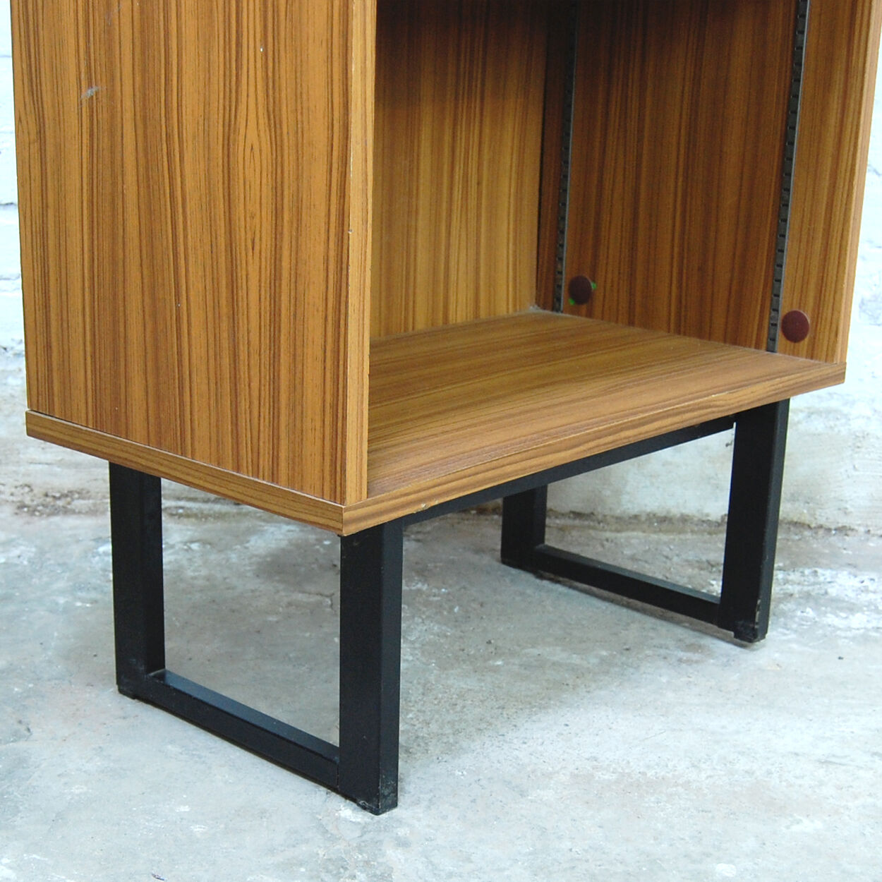 Bookcase model "60/90" by Pierre Guariche for Meurop 1960s