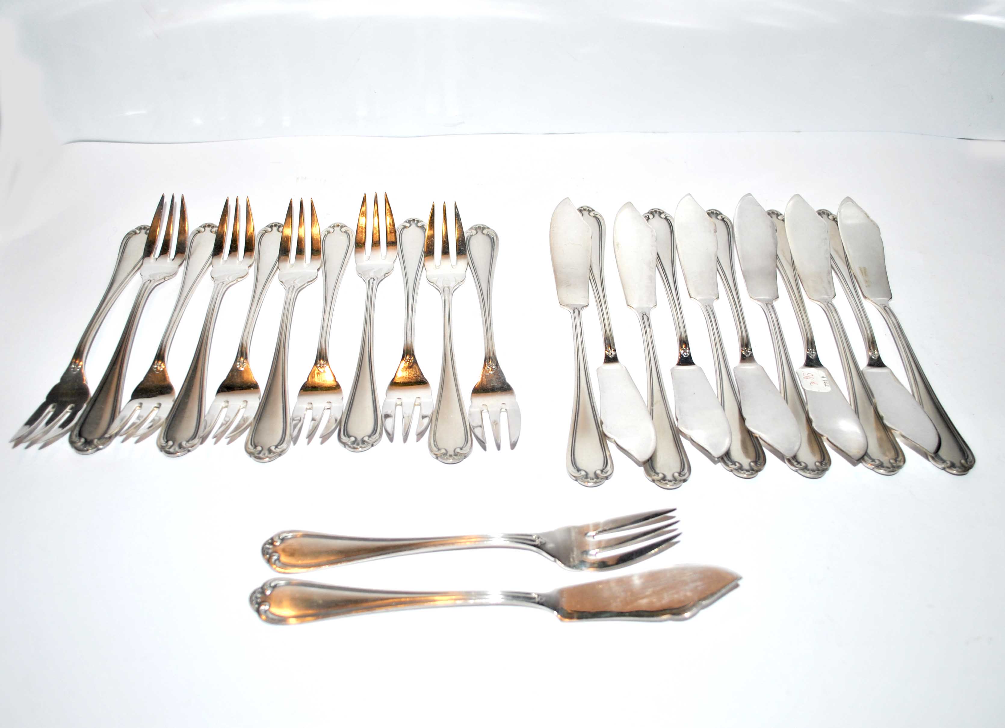 Set of 24 vintage fish cutlery in silver metal reneka