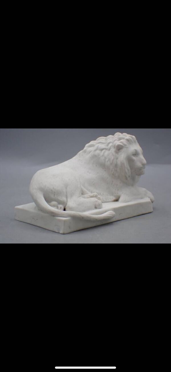 Lion couché en porcelaine Royal Copenhague