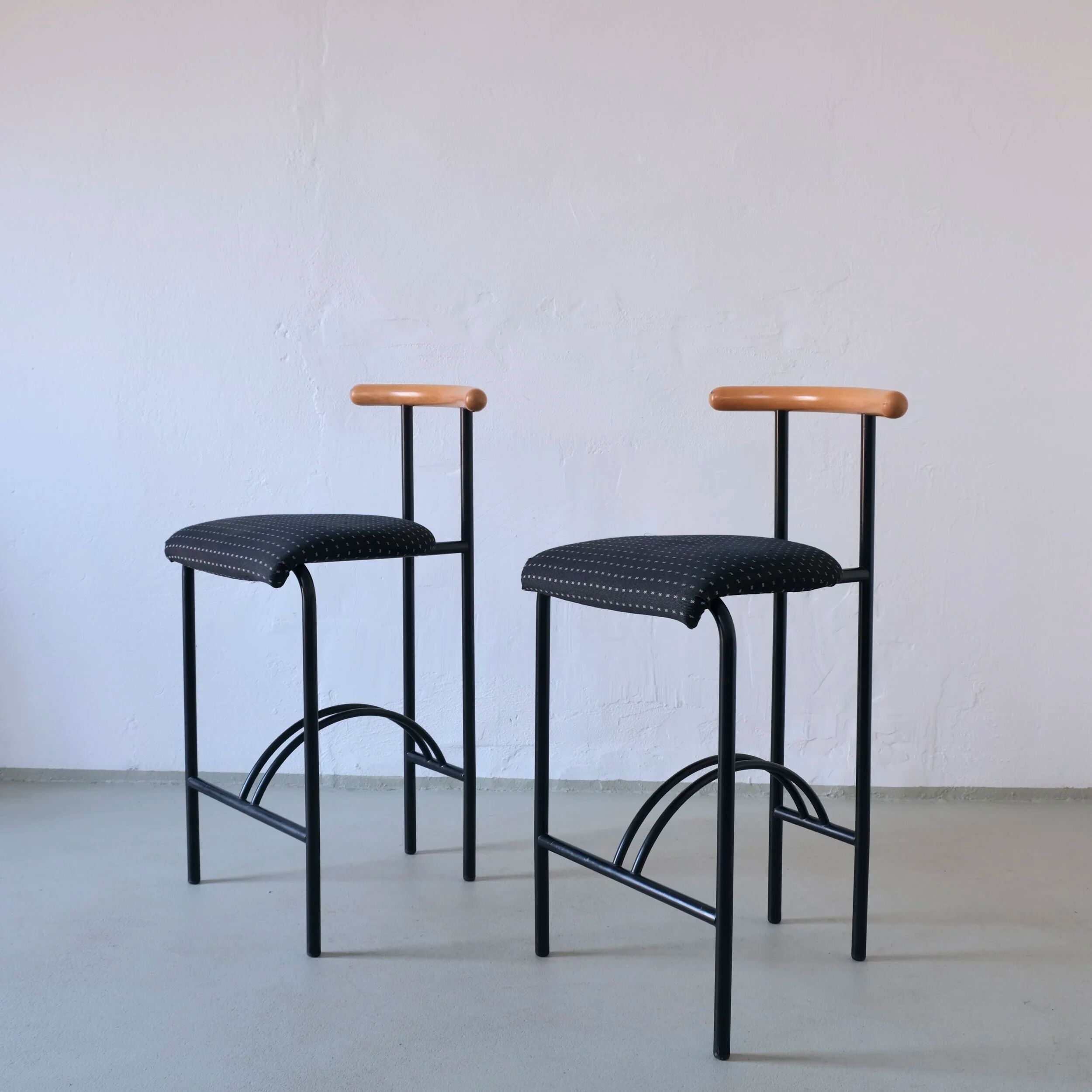 2 postmodern tubular steel bar stools | Rodney Kinsman style | 1980s