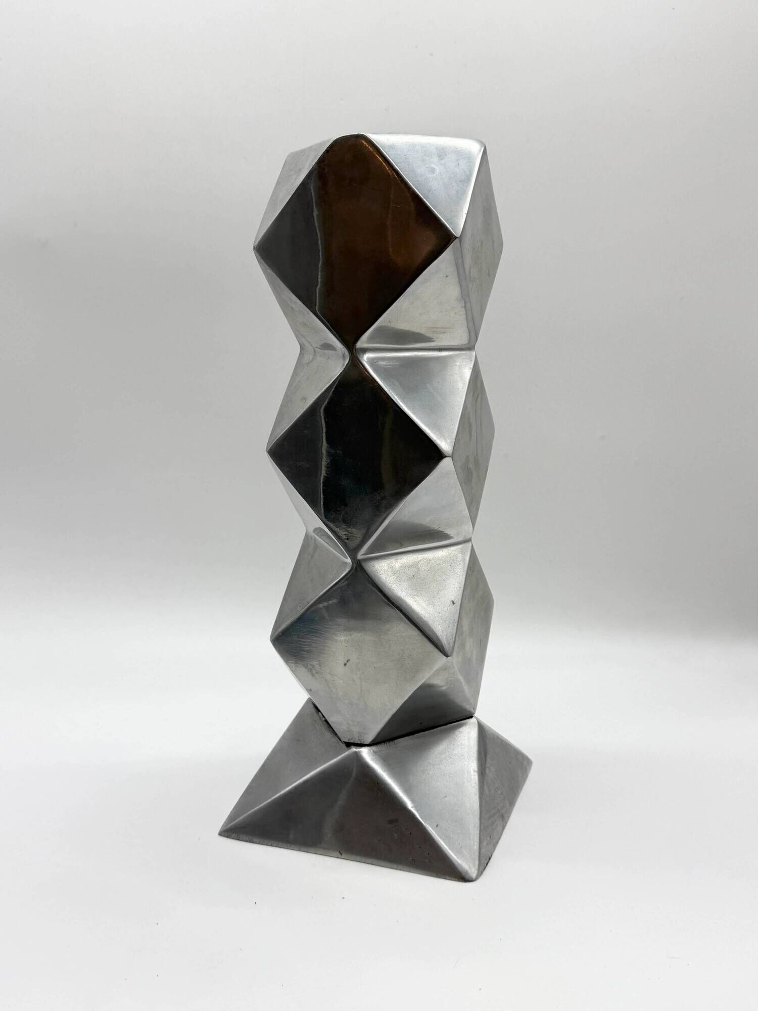 Vase sculptural en fonte d’aluminium, 1970