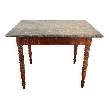 Table à plateau de marbre, pieds fuseaux cannelés tournés, circa 1850