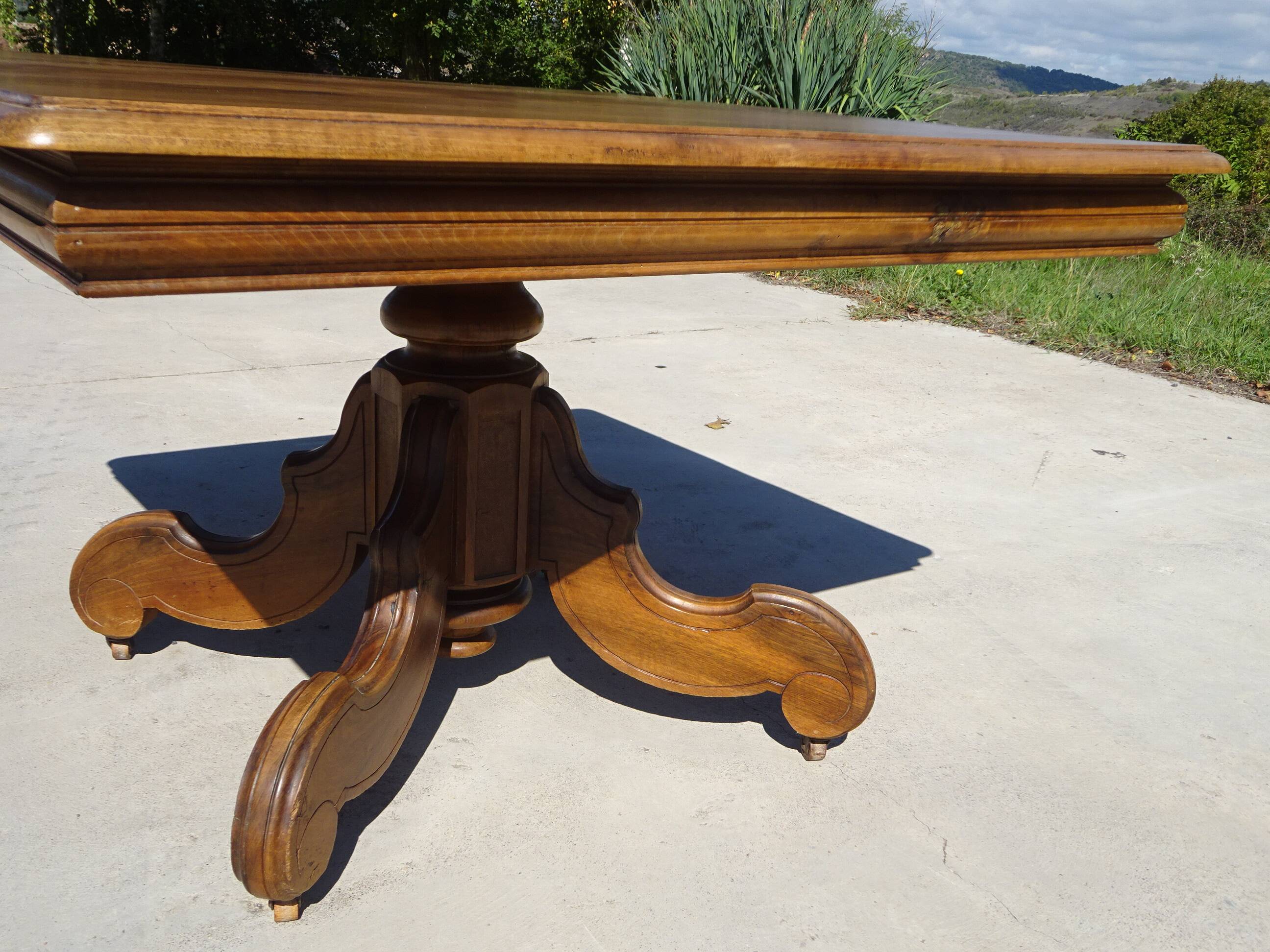 Square dining table, central leg, seats 8