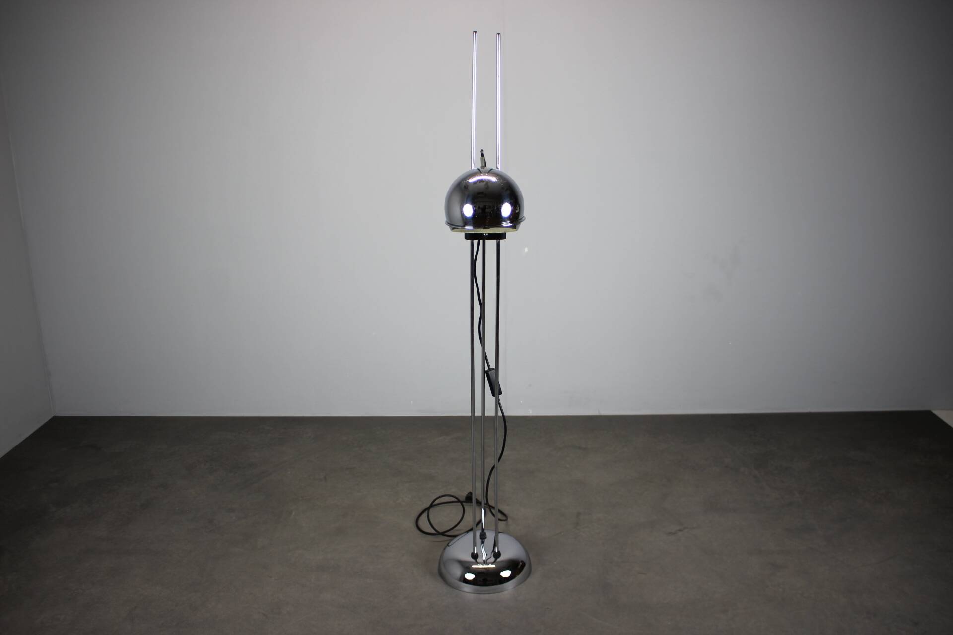 Lampadaire italien réglable en chrome Space Age, années 1960