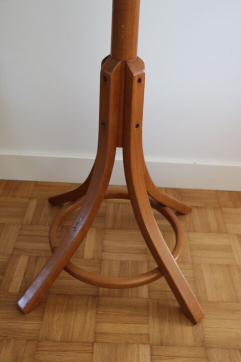 Baumann single beech parrot coat rack medium