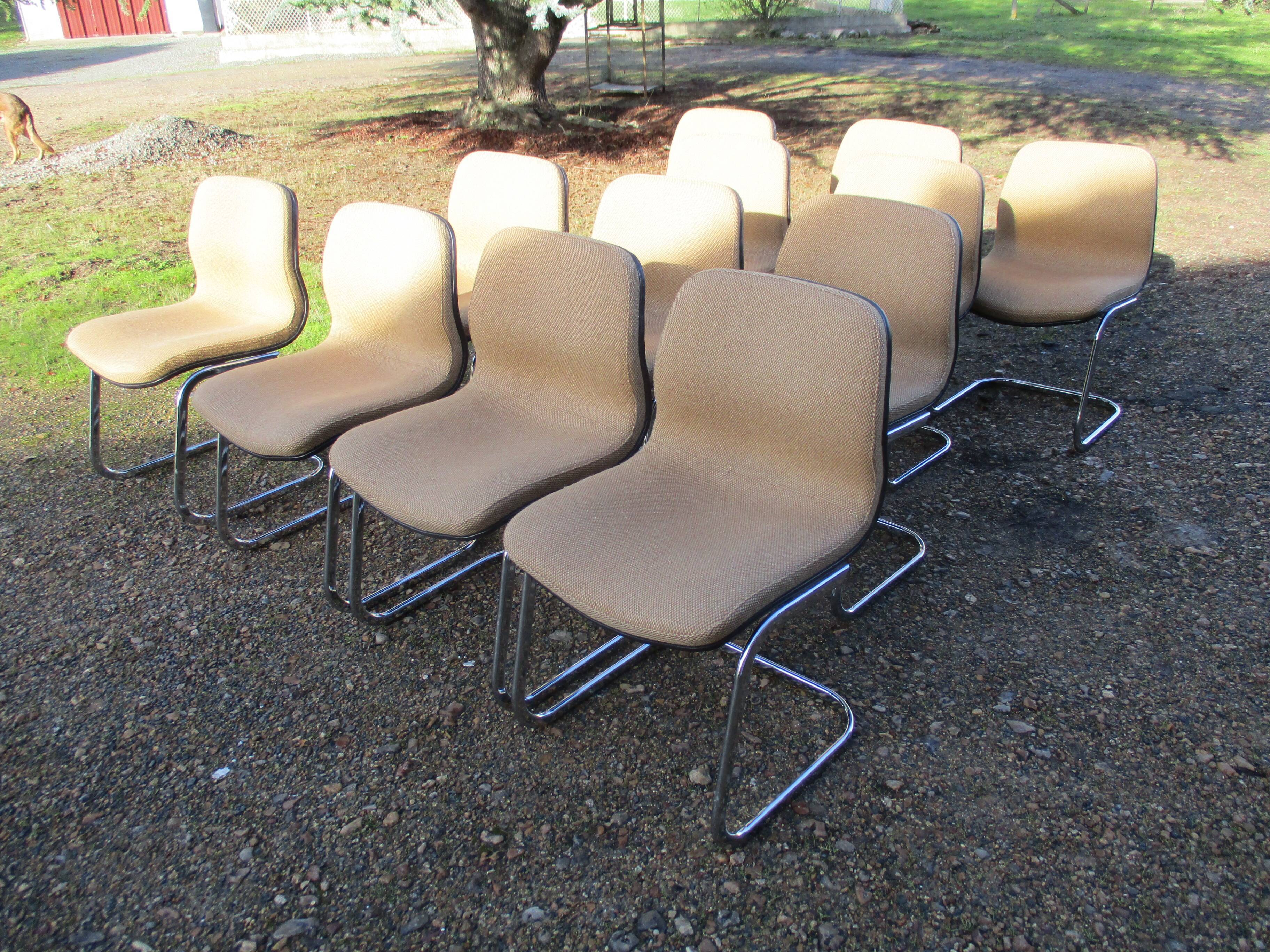 Set of 12 Strafor conference chairs, 70s