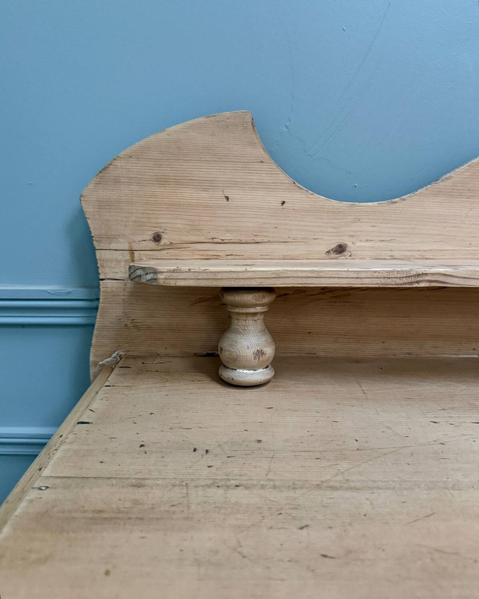 Large English chest of drawers (renovated)