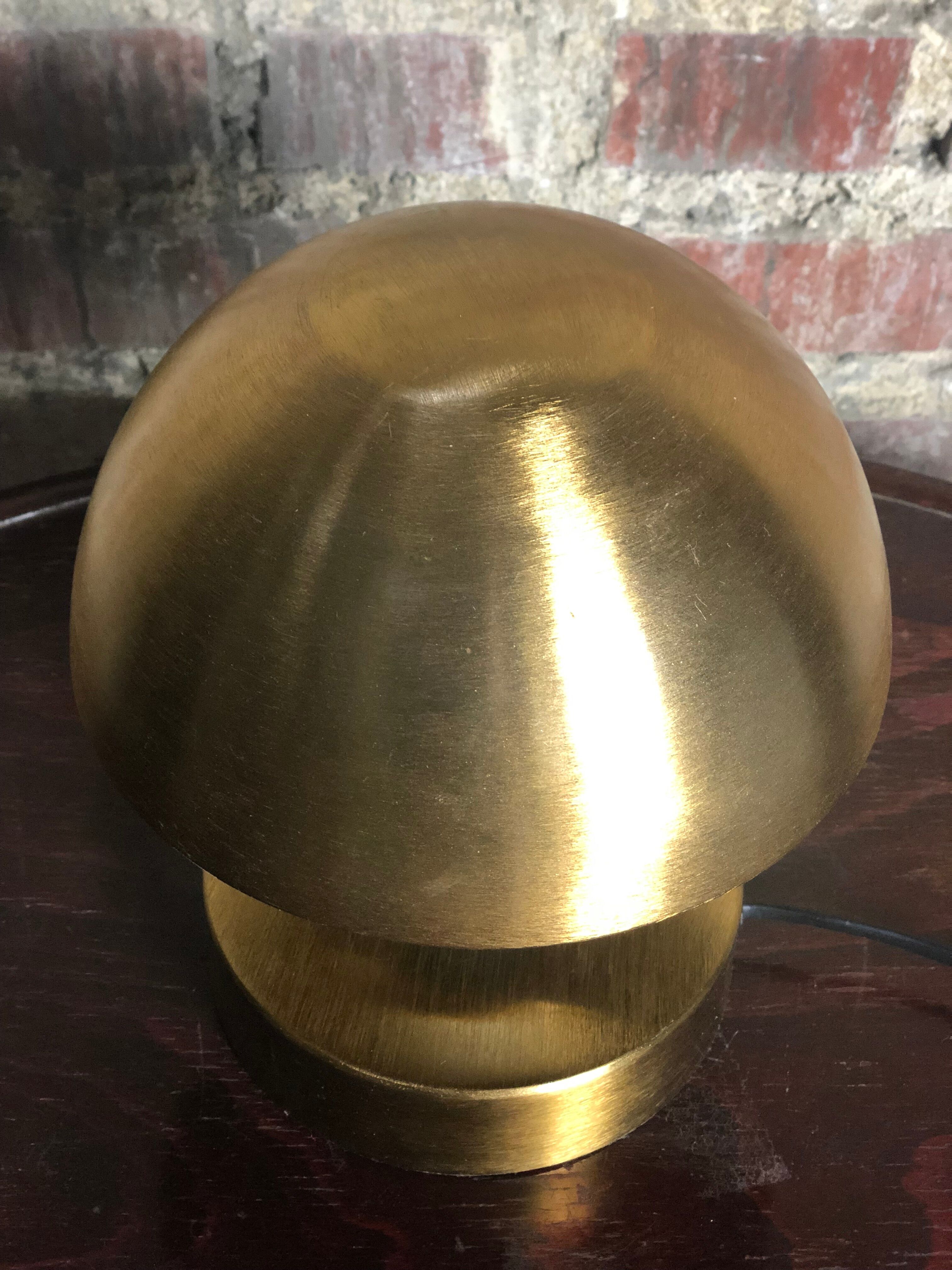 Art Deco-style mushroom lamp in gilded brass