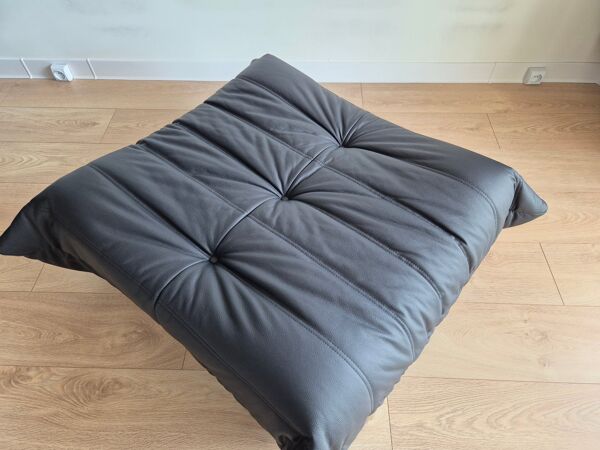 Canapé Togo avec pouf en cuir noir par Michel Ducaroy pour Ligne Roset, ensemble de 2.
