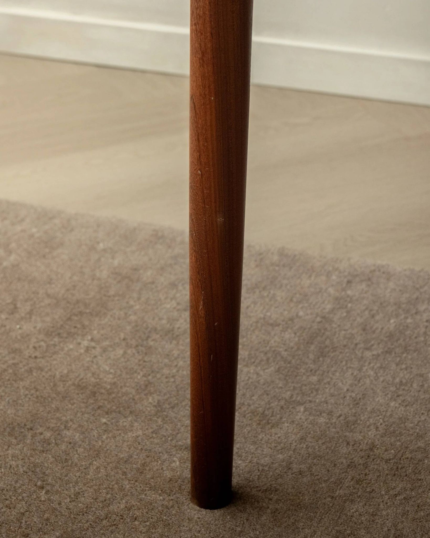 Table à manger extensible en teck moderne danois modèle 24 par Ansager Møbler années 1960.