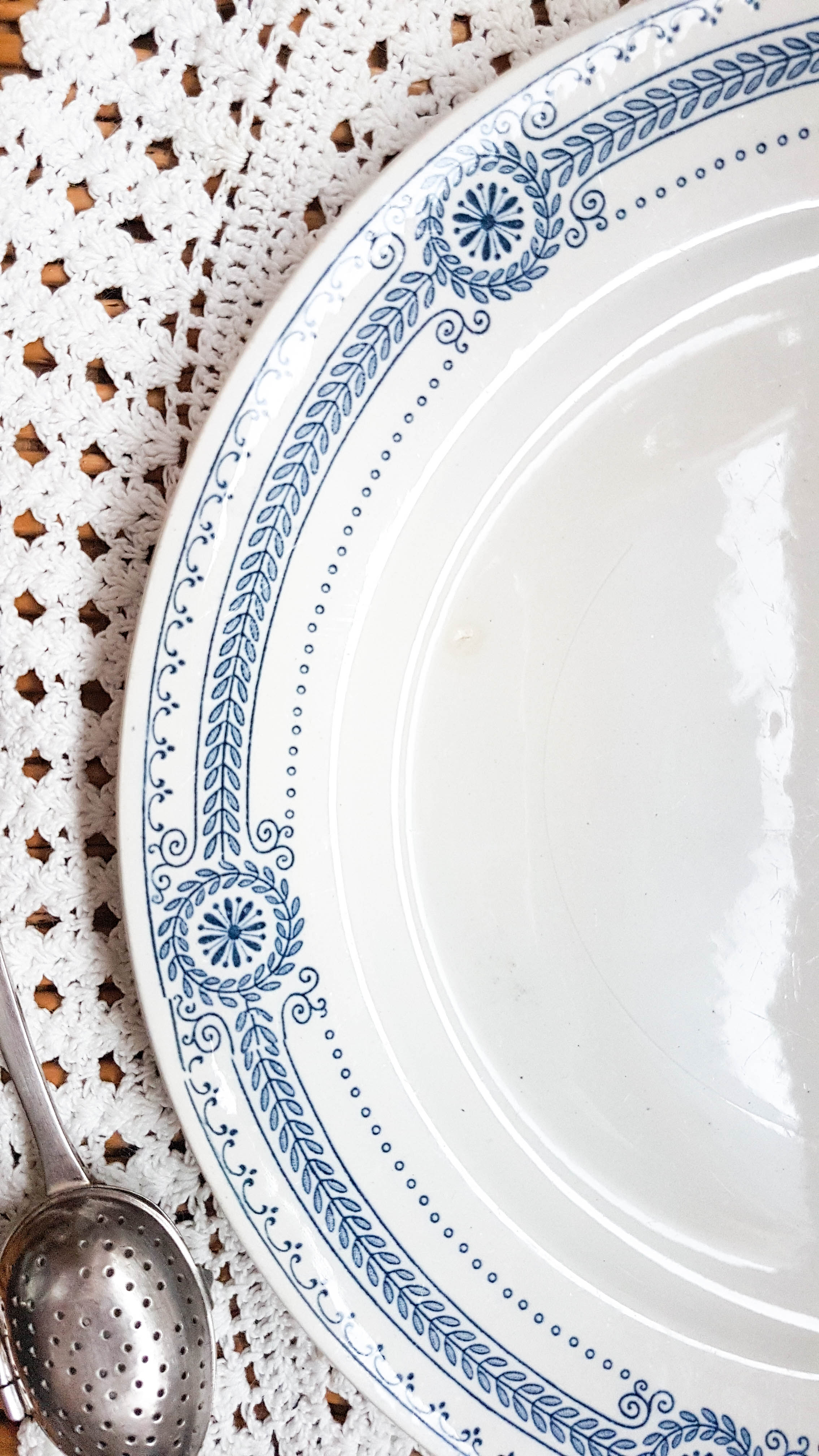Lot of 4 blue plates "carina" U&C Sarreguemines Terre de Fer