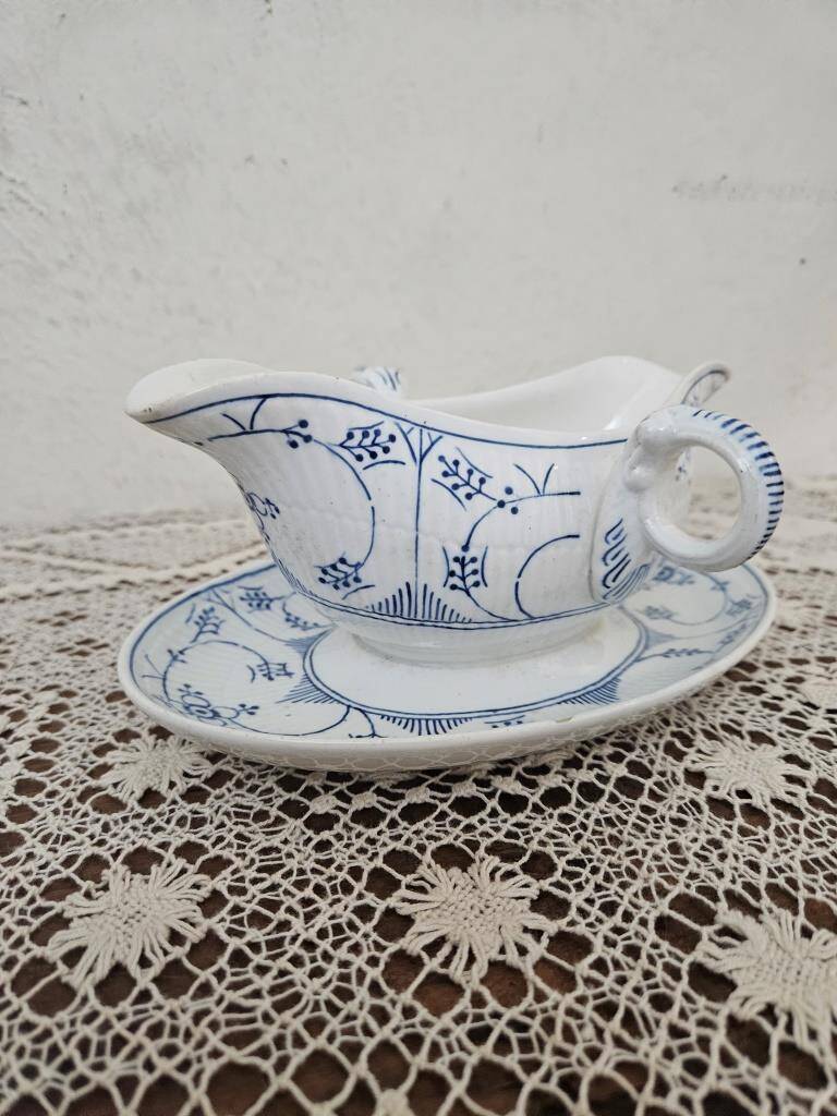 Earthenware gravy boat